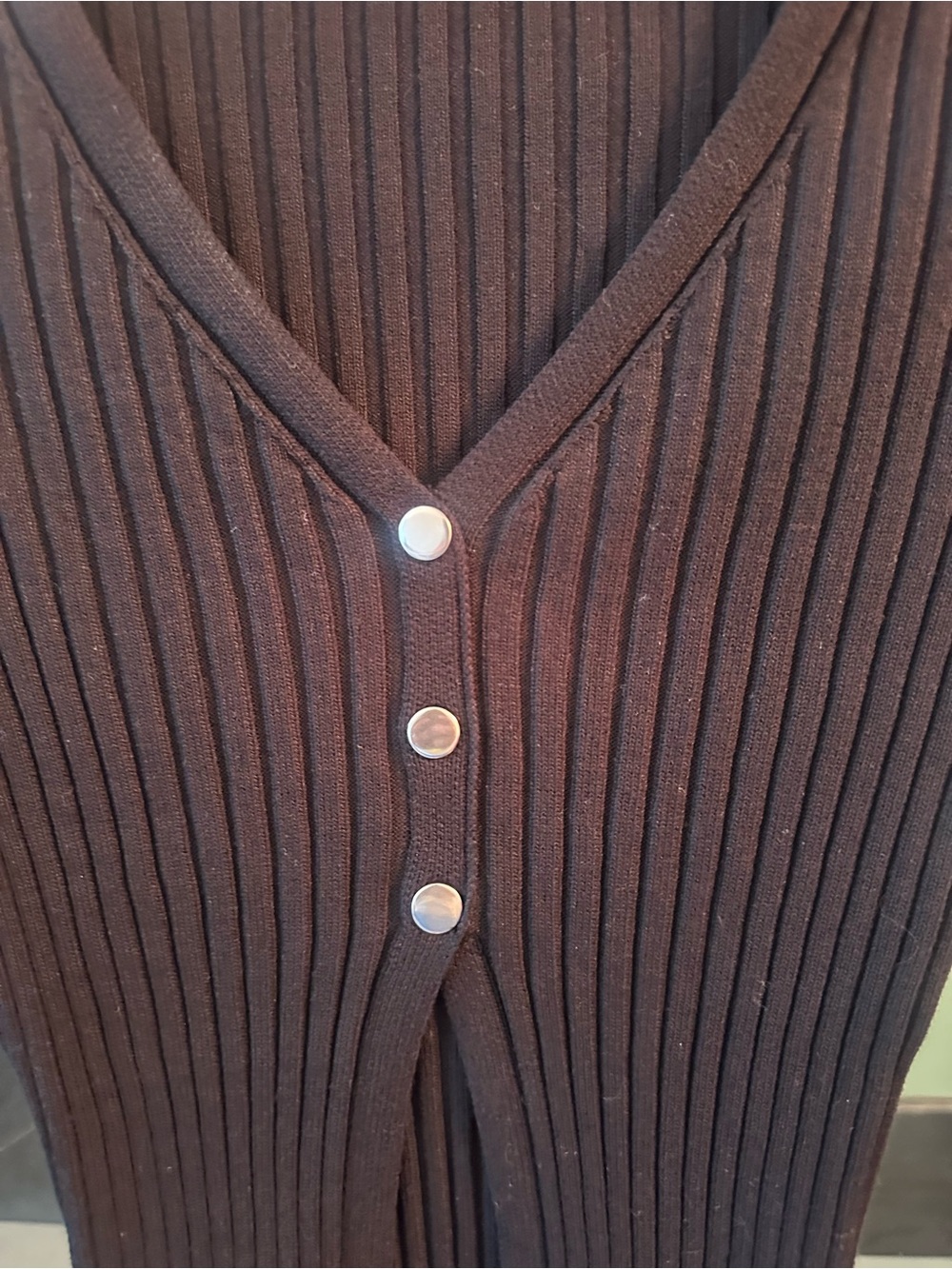 Commense Fitted Split Knit Cardigan - Picture 3 of 5